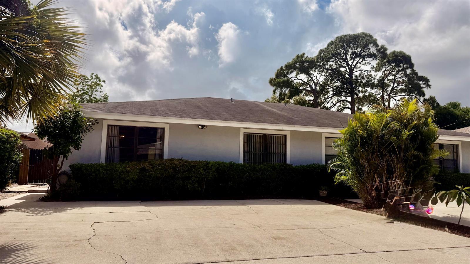 9121 E Highland Pines Drive, Palm Beach Gardens FL 33418