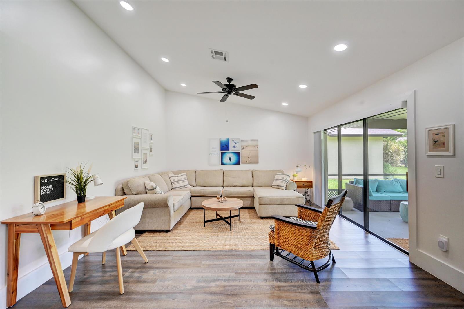 2756 Carnation Court, Delray Beach FL 33445 photo 4