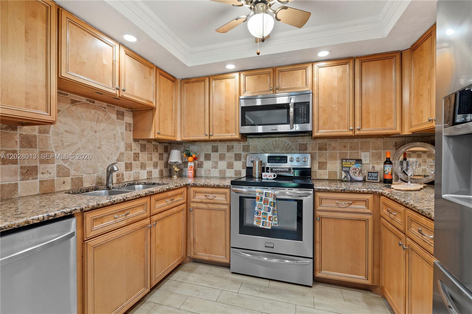 940 Augusta # 937, Naples FL 34113 photo 2