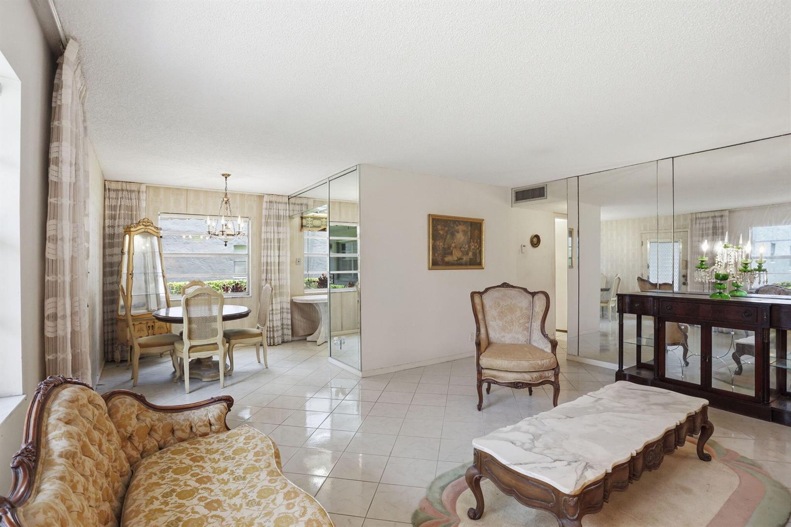100 Flanders  C, Delray Beach FL 33484 photo 3