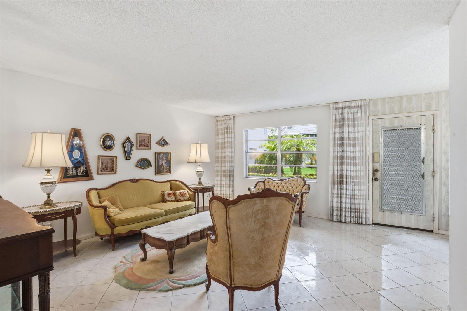 100 Flanders  C, Delray Beach FL 33484 photo 4