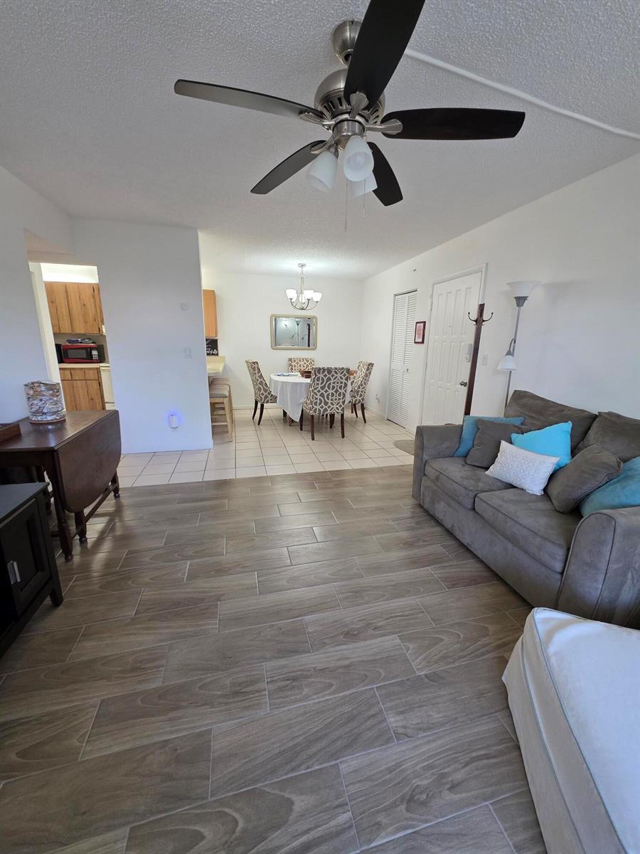 3402 Gardens East Drive # 14a, Palm Beach Gardens FL 33410 photo 2