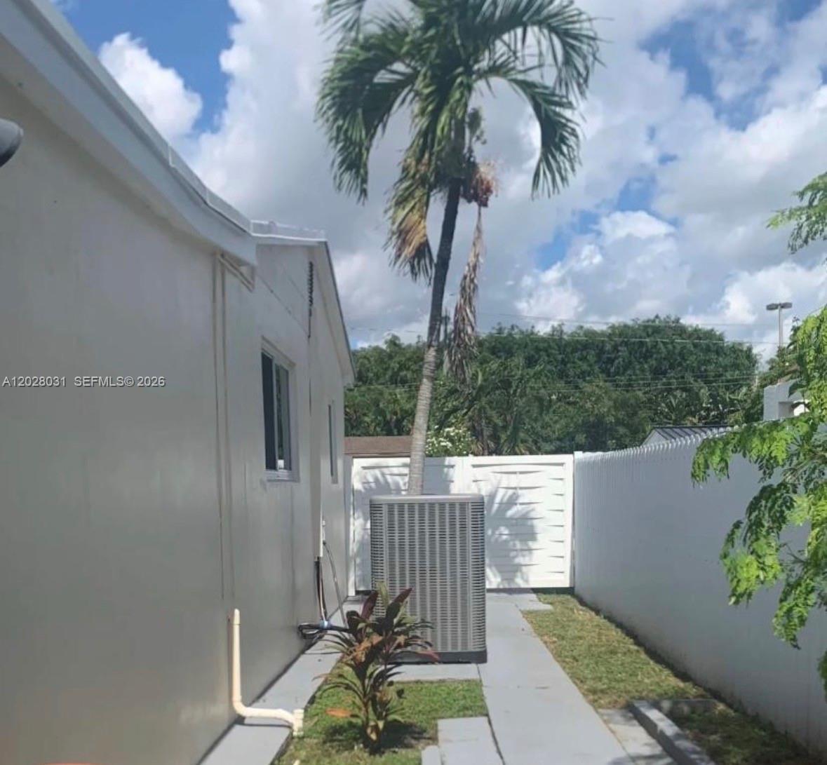 570 W 46th Pl # B, Hialeah FL 33012
