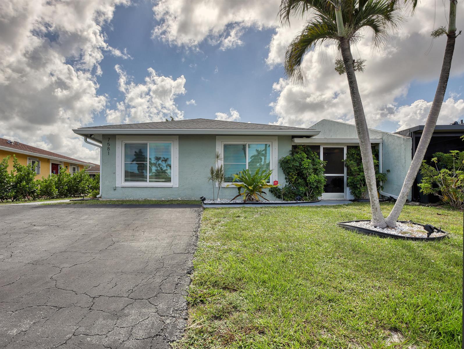 7581 Deuce Lane, FL 33467