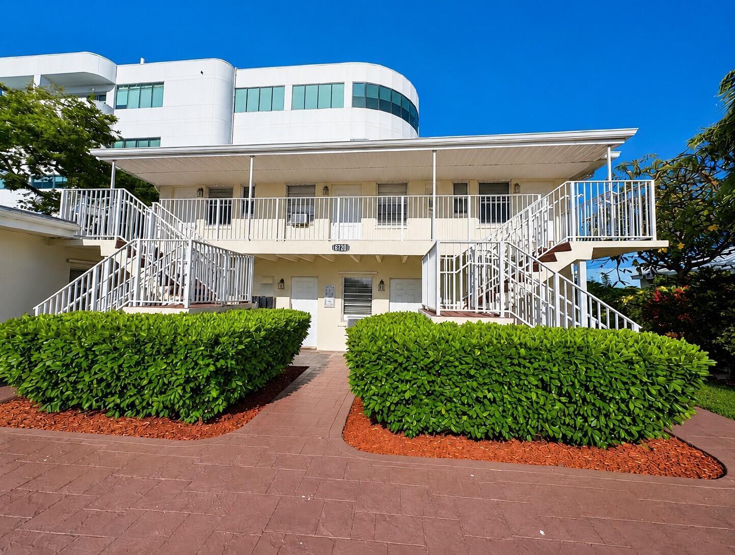 2620 East Way # 10, West Palm Beach FL 33404