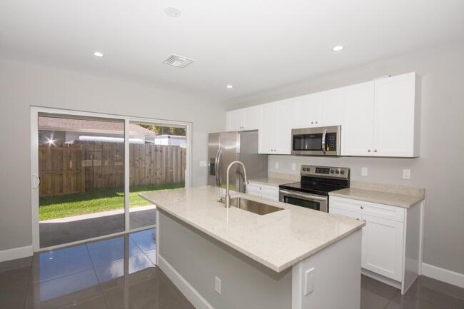 195 S 4th Street, Lantana FL 33462 photo 3