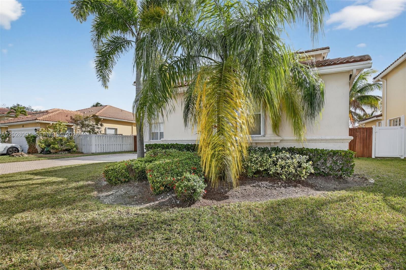 19018 NW 23rd Pl, Pembroke Pines FL 33029 photo 4