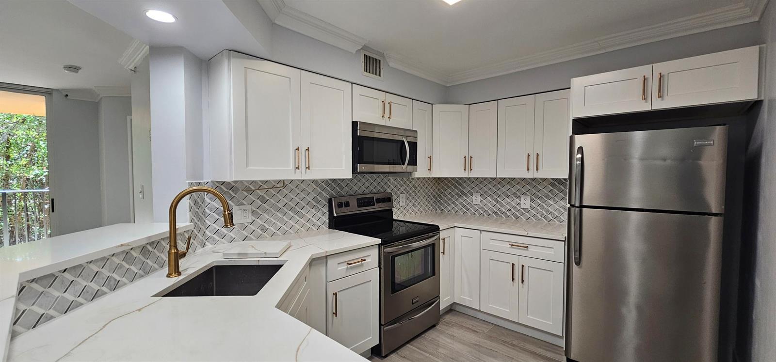 400 Scotia Drive # 203, Hypoluxo FL 33462 photo 2