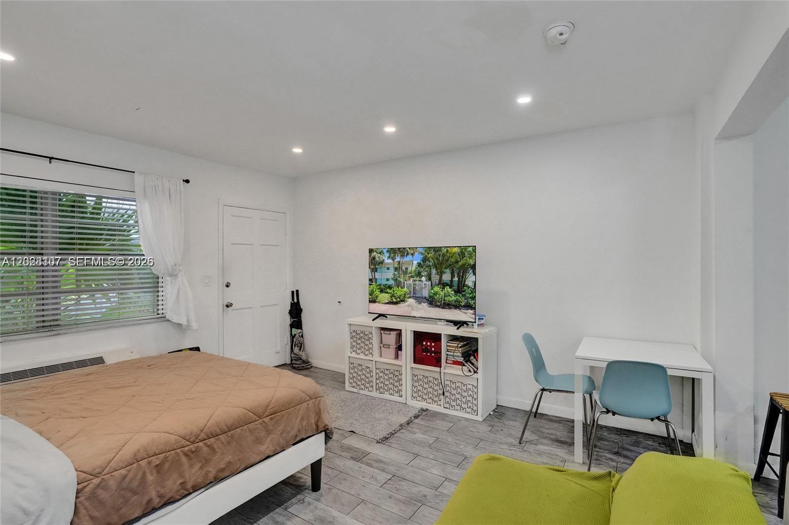 911 Meridian Ave # 104, Miami Beach FL 33139 photo 3