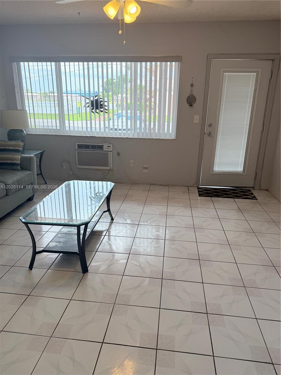 725 SW 11 Ave # F8, Hallandale Beach FL 33009 photo 5