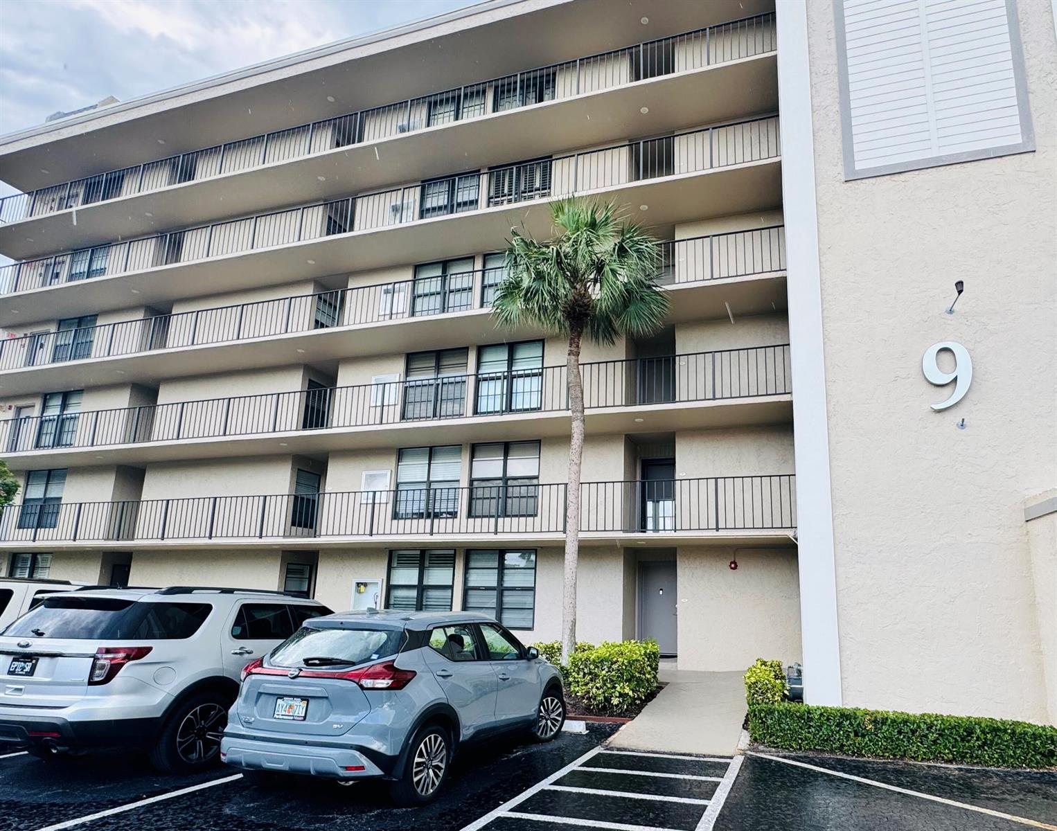9 Royal Palm Way # 102, Boca Raton FL 33432