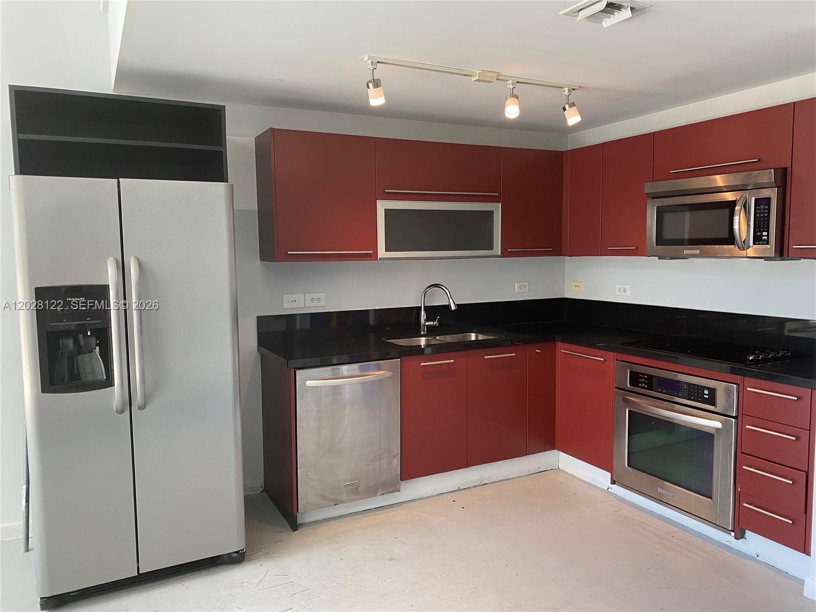 253 NE 2nd St # 621, Miami FL 33132 photo 3
