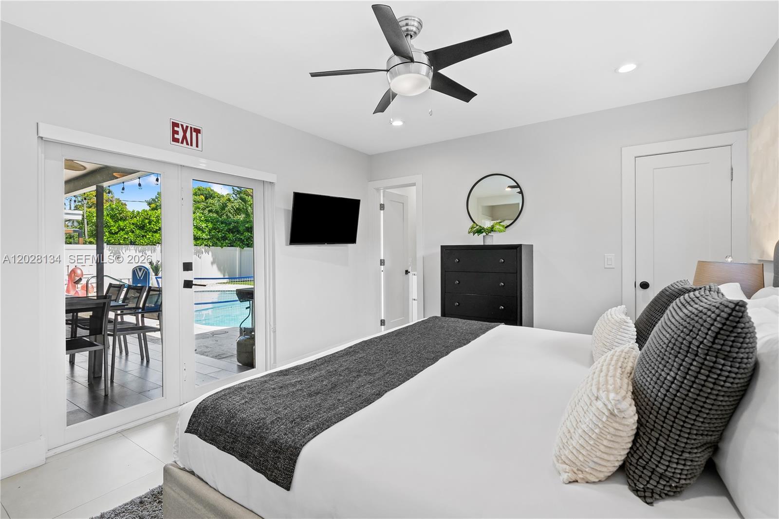1329 Funston, Hollywood FL 33019 photo 4