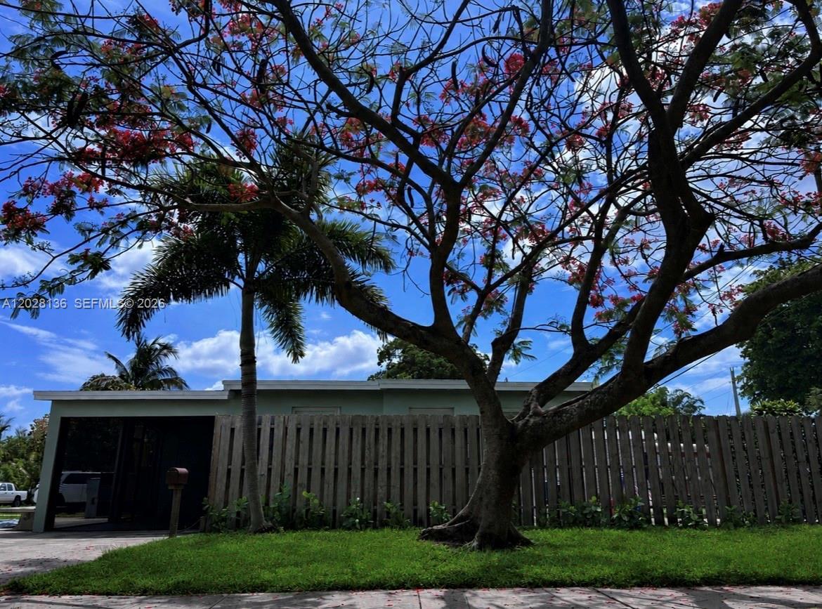 810 NE 3rd Ave, Pompano Beach FL 33060 photo 4