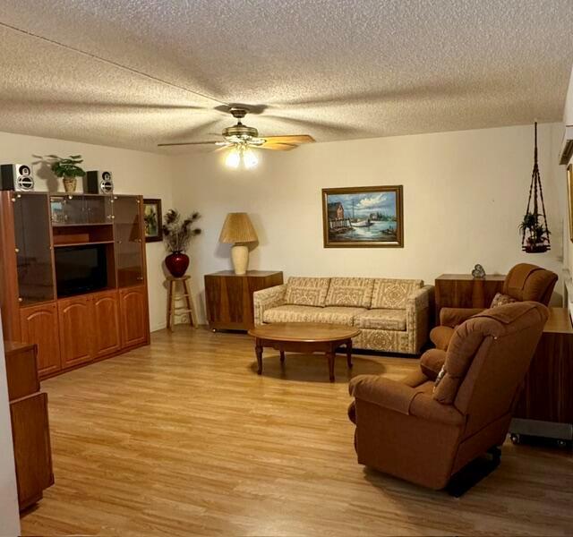 749 Monaco P, Delray Beach FL 33446 photo 2