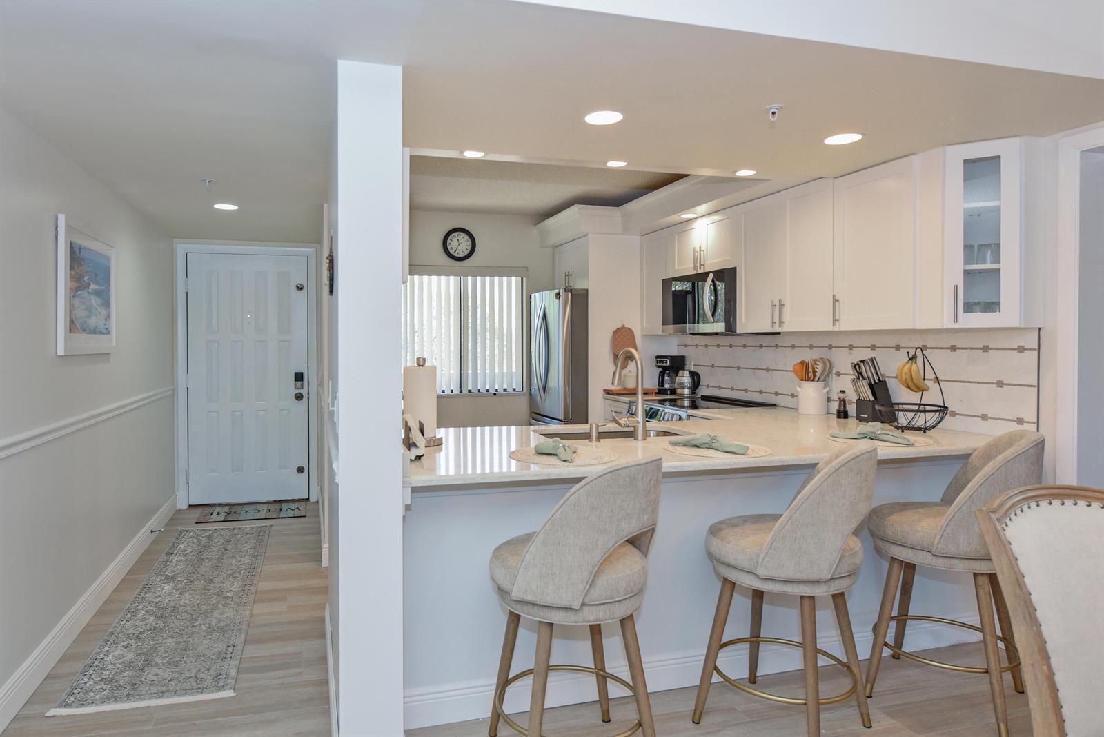 901 Seafarer Circle # 302, Jupiter FL 33477 photo 2