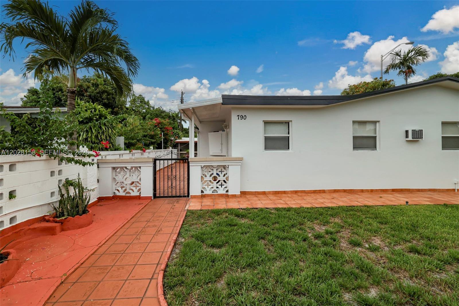 790 W 73rd Pl, Hialeah FL 33014 photo 2