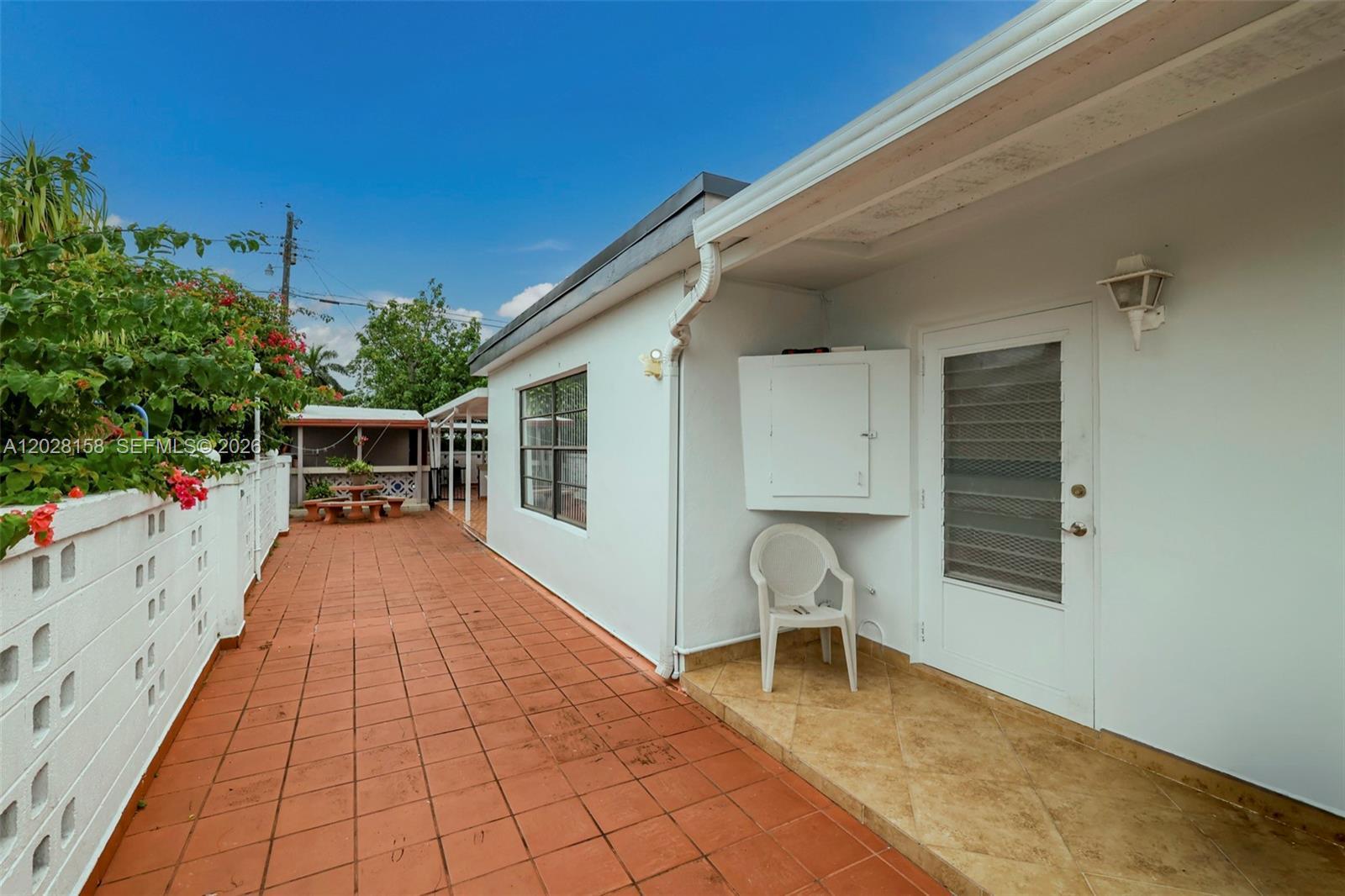 790 W 73rd Pl, Hialeah FL 33014 photo 4