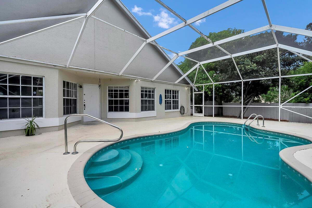 3814 Circle Lake Drive, West Palm Beach FL 33417 photo 3