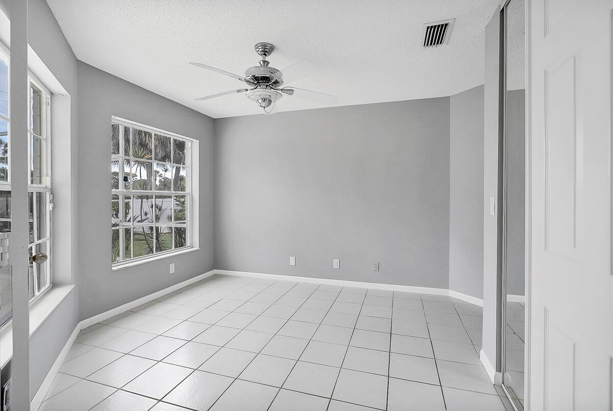 3814 Circle Lake Drive, West Palm Beach FL 33417 photo 5