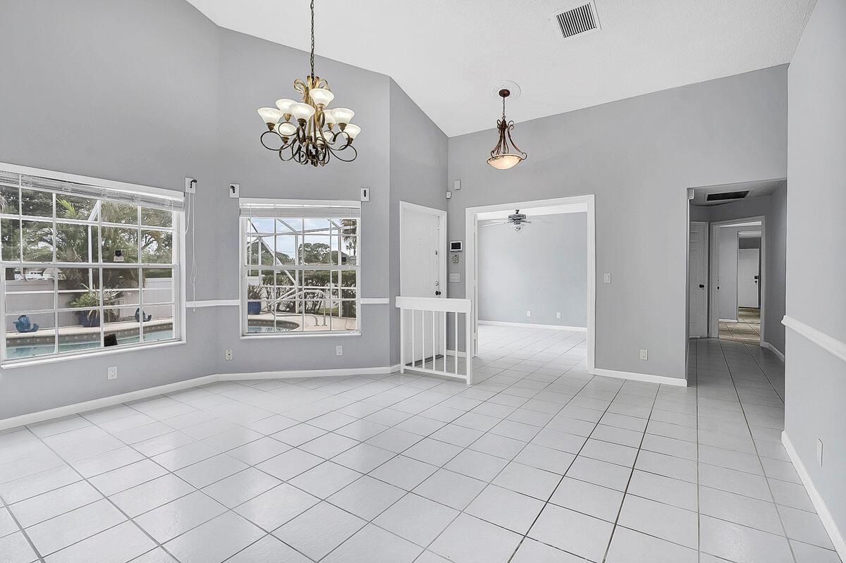 3814 Circle Lake Drive, West Palm Beach FL 33417 photo 4