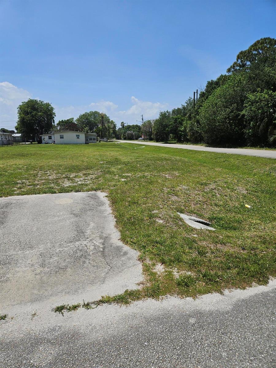 1909 N 16th Street, Fort Pierce FL 34950 photo 4