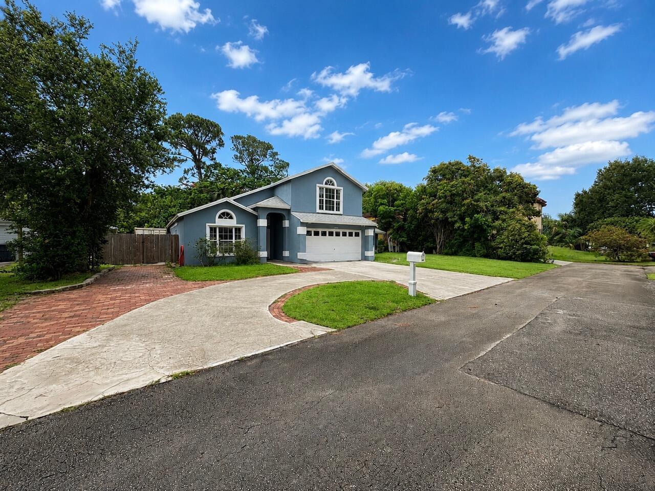 2393 Crawford Court, Lake Worth FL 33462 photo 2