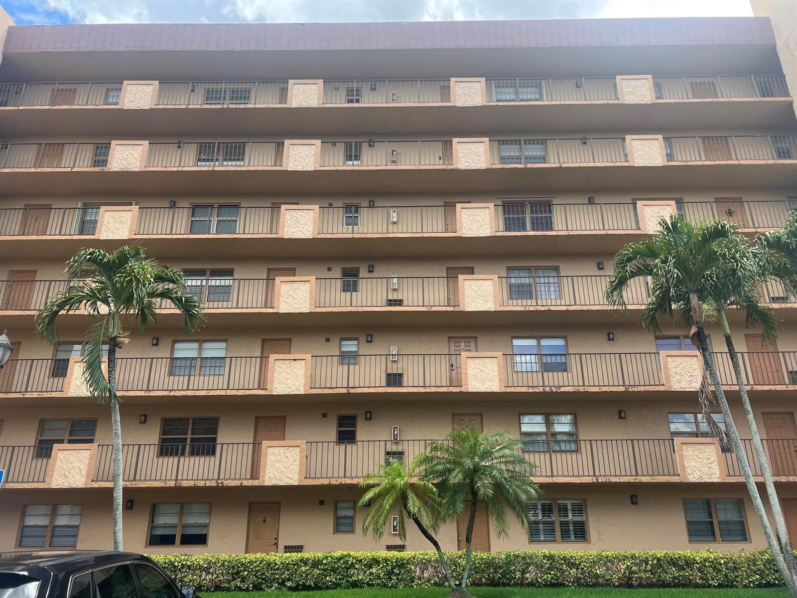 3001 W Rolling Hills Circle # 108, Davie FL 33328
