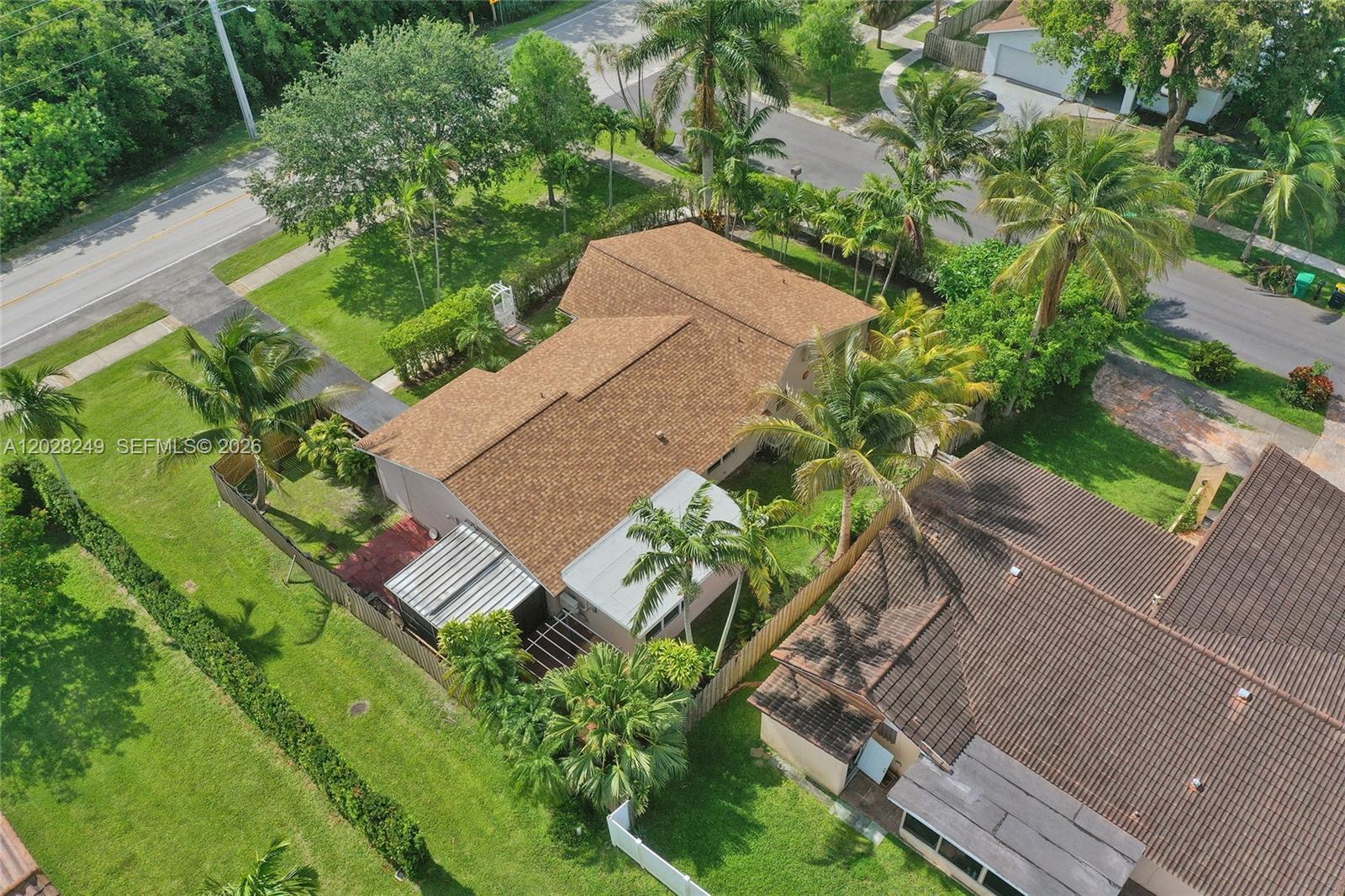 417 SE 4th St, Dania Beach FL 33004 photo 2