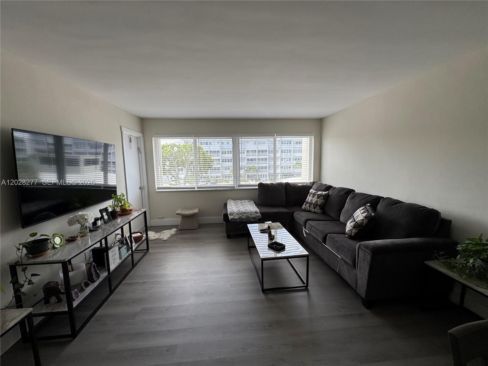 330 SE 2nd St # 303H, Hallandale Beach FL 33009