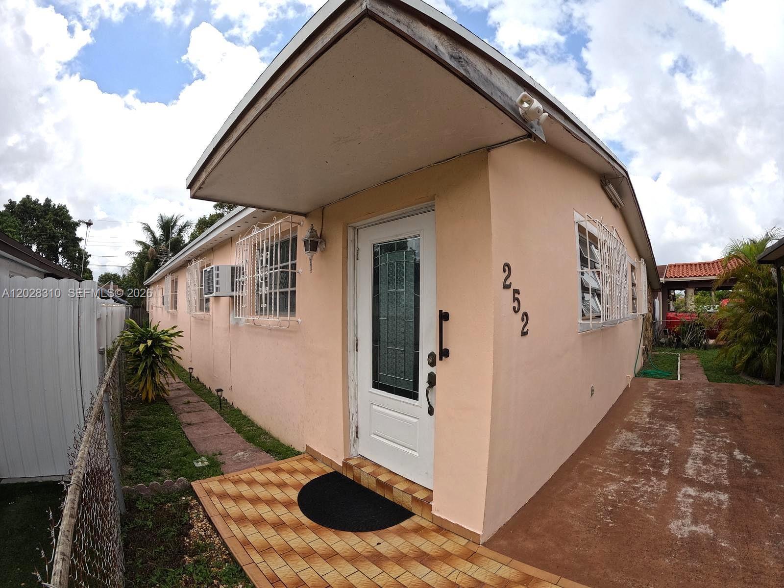 252 E 37th St, Hialeah FL 33013 photo 2