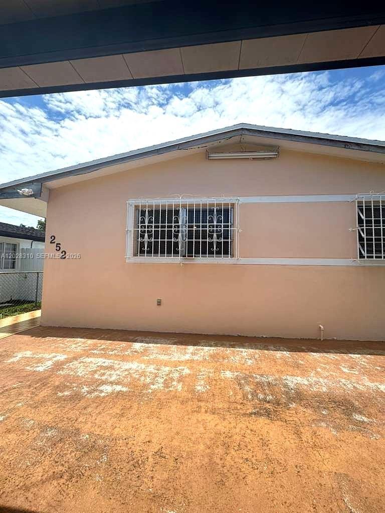 252 E 37th St, Hialeah FL 33013 photo 4