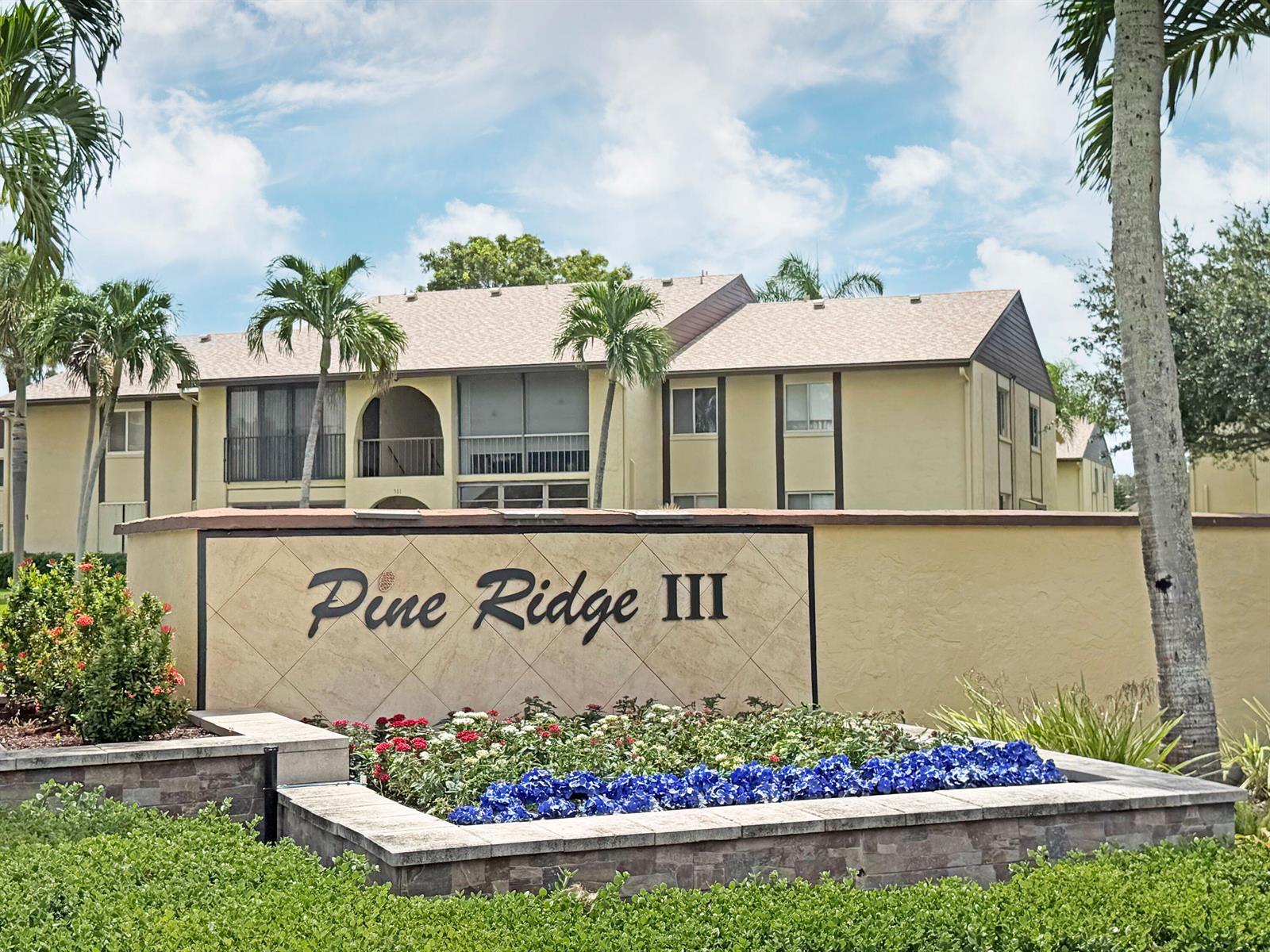 311 Pine Ridge Circle # 1, FL 33463 photo 3
