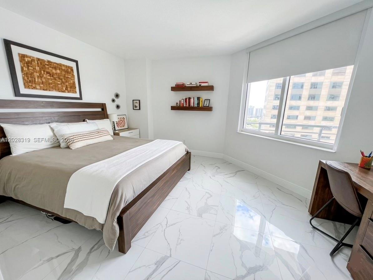 335 S Biscayne Blvd # 3300, Miami FL 33131 photo 3