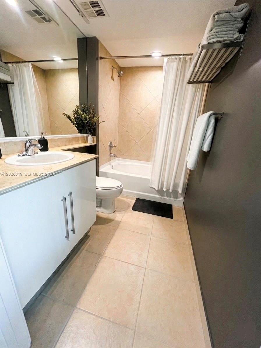 335 S Biscayne Blvd # 3300, Miami FL 33131 photo 5