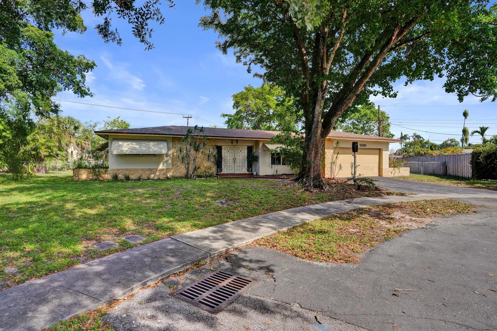 5200 SW 8th Street, Plantation FL 33317 photo 3