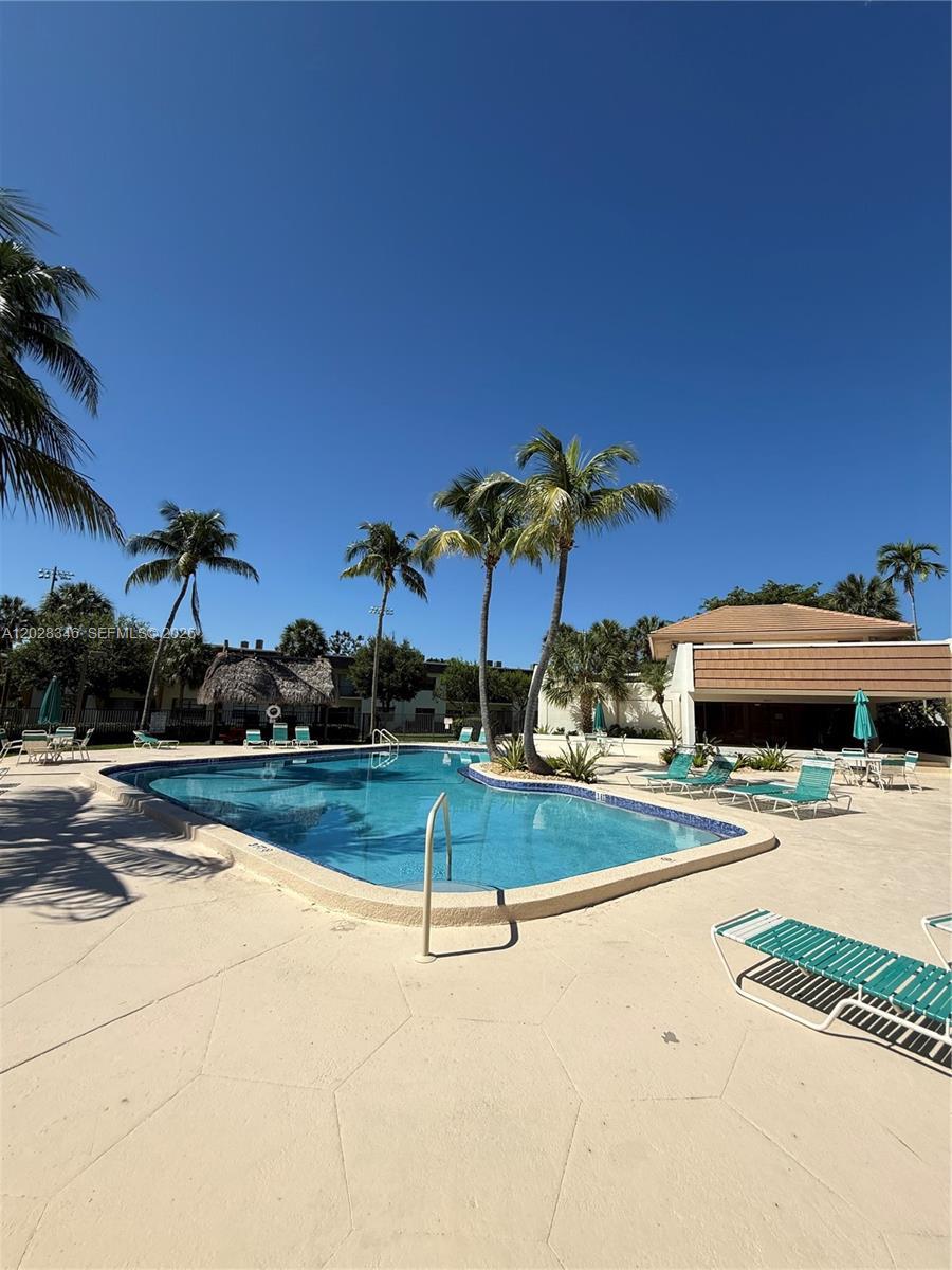 8261 SW 128th St # 205, Pinecrest FL 33156