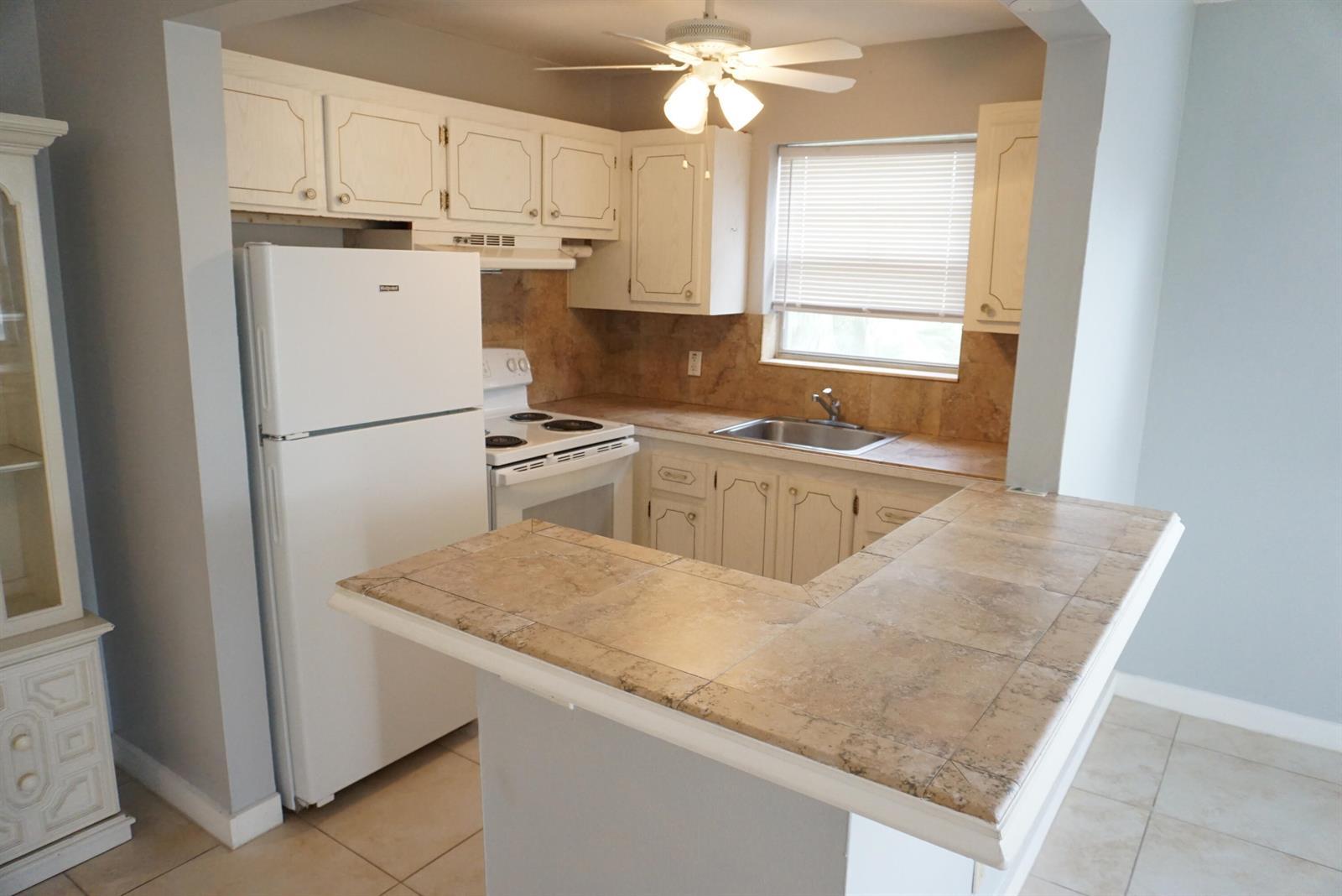 298 Windsor M, West Palm Beach FL 33417 photo 2