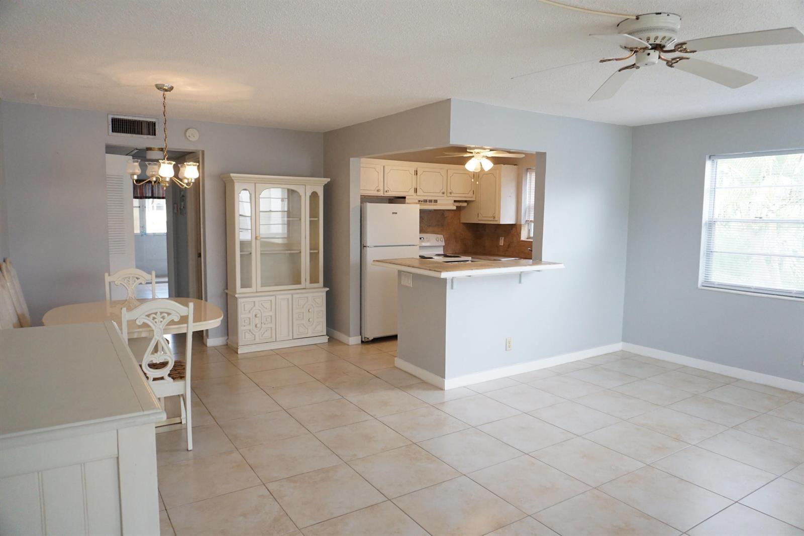 298 Windsor M, West Palm Beach FL 33417