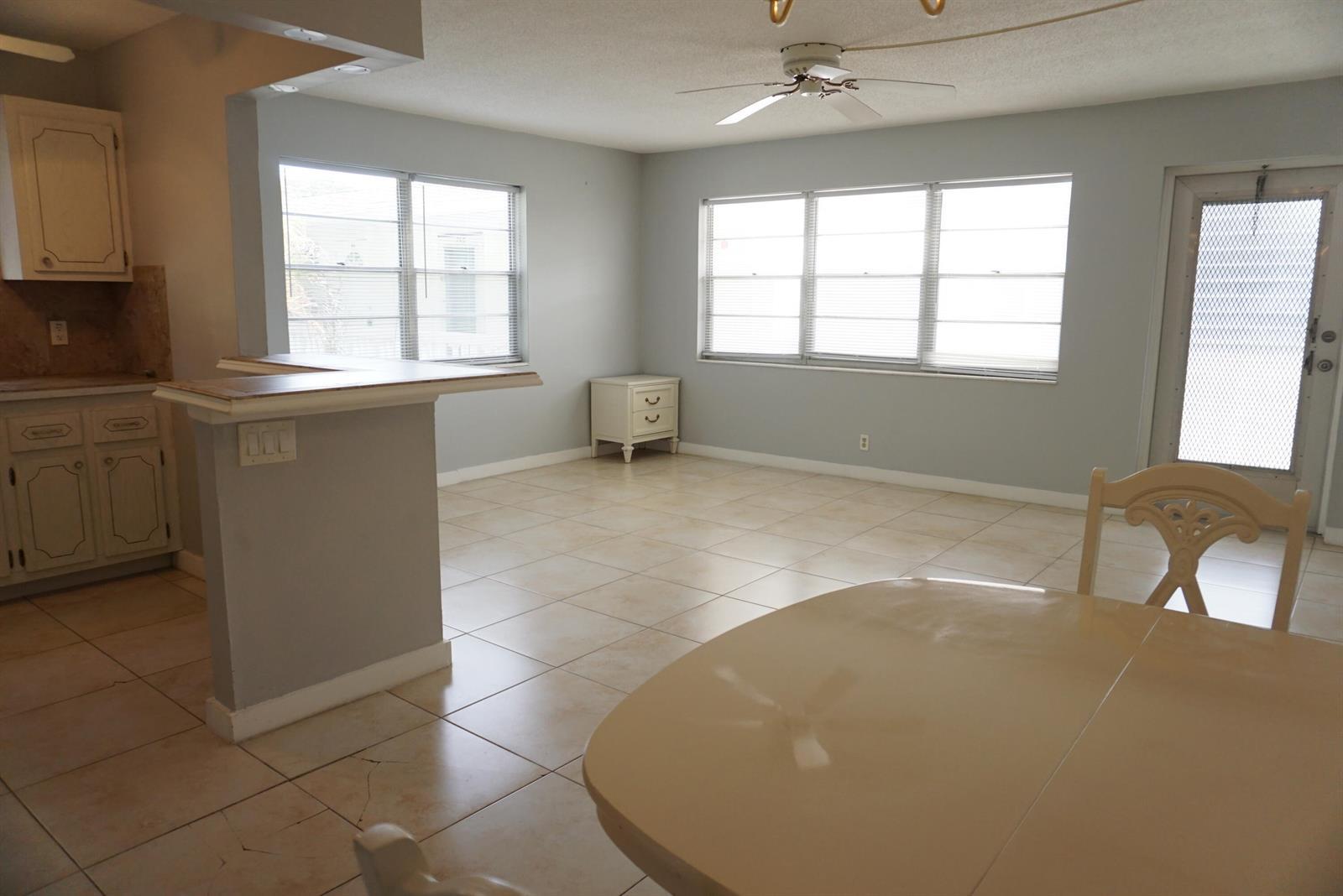 298 Windsor M, West Palm Beach FL 33417 photo 4