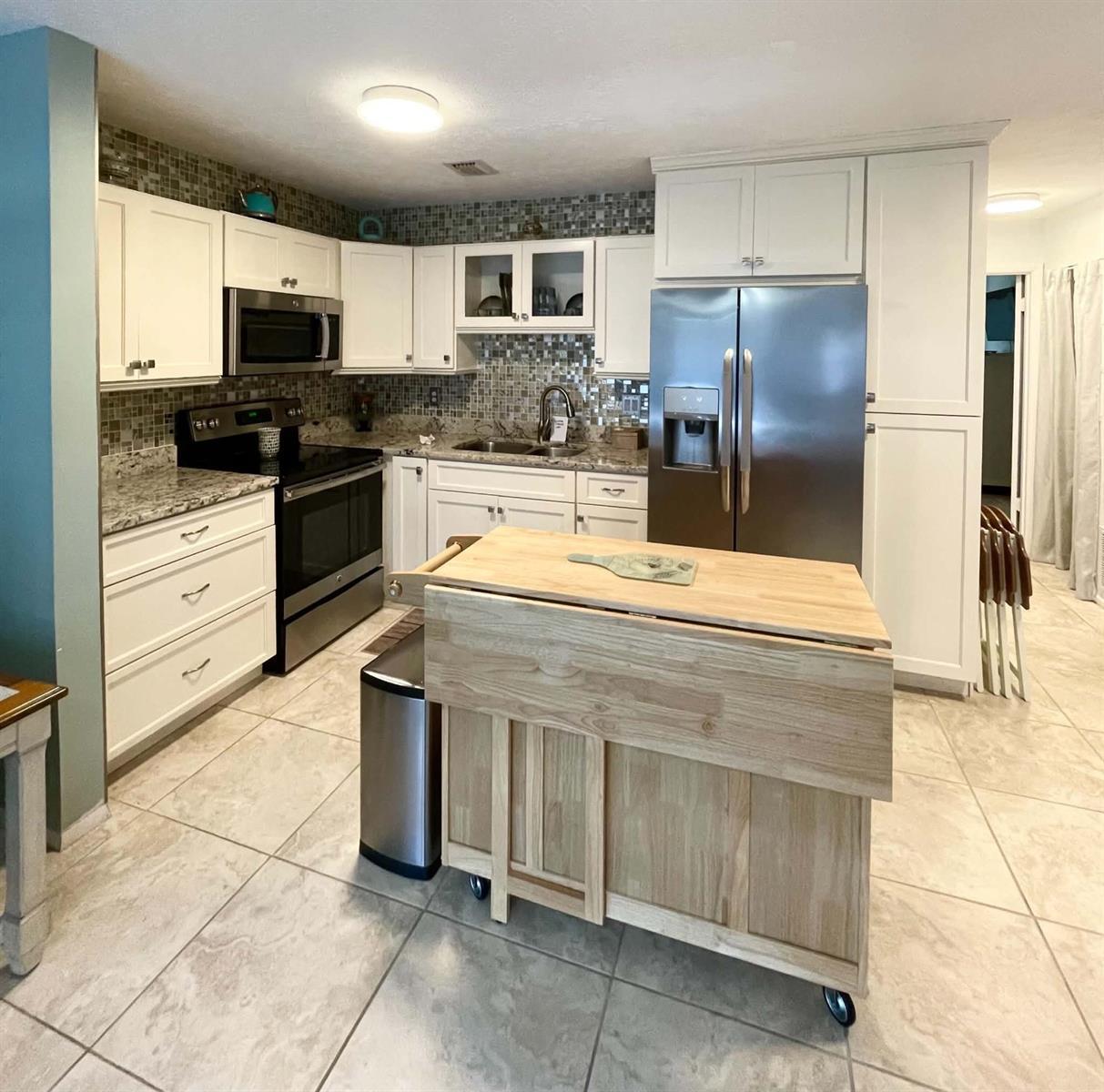 2929 SE Ocean Boulevard # 7, Stuart FL 34996 photo 2