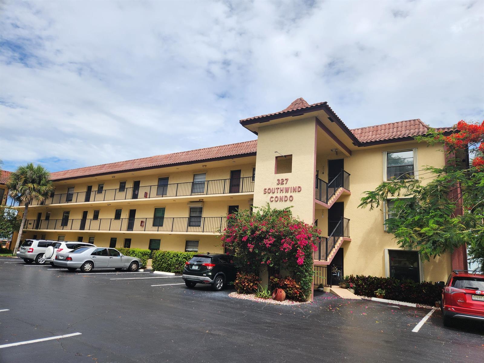 327 Southwind Drive # 304, North Palm Beach FL 33408