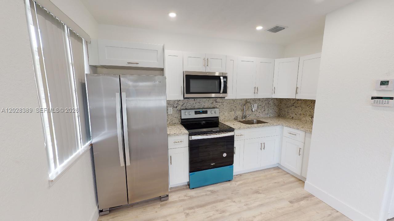 2392 NW 9th St # 2392, Miami FL 33125 photo 2