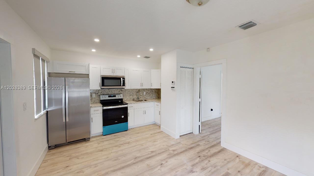 2392 NW 9th St # 2392, Miami FL 33125 photo 3