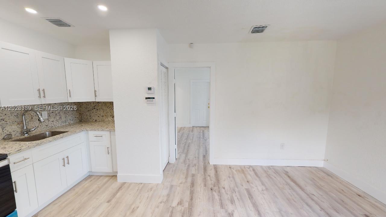2392 NW 9th St # 2392, Miami FL 33125 photo 4
