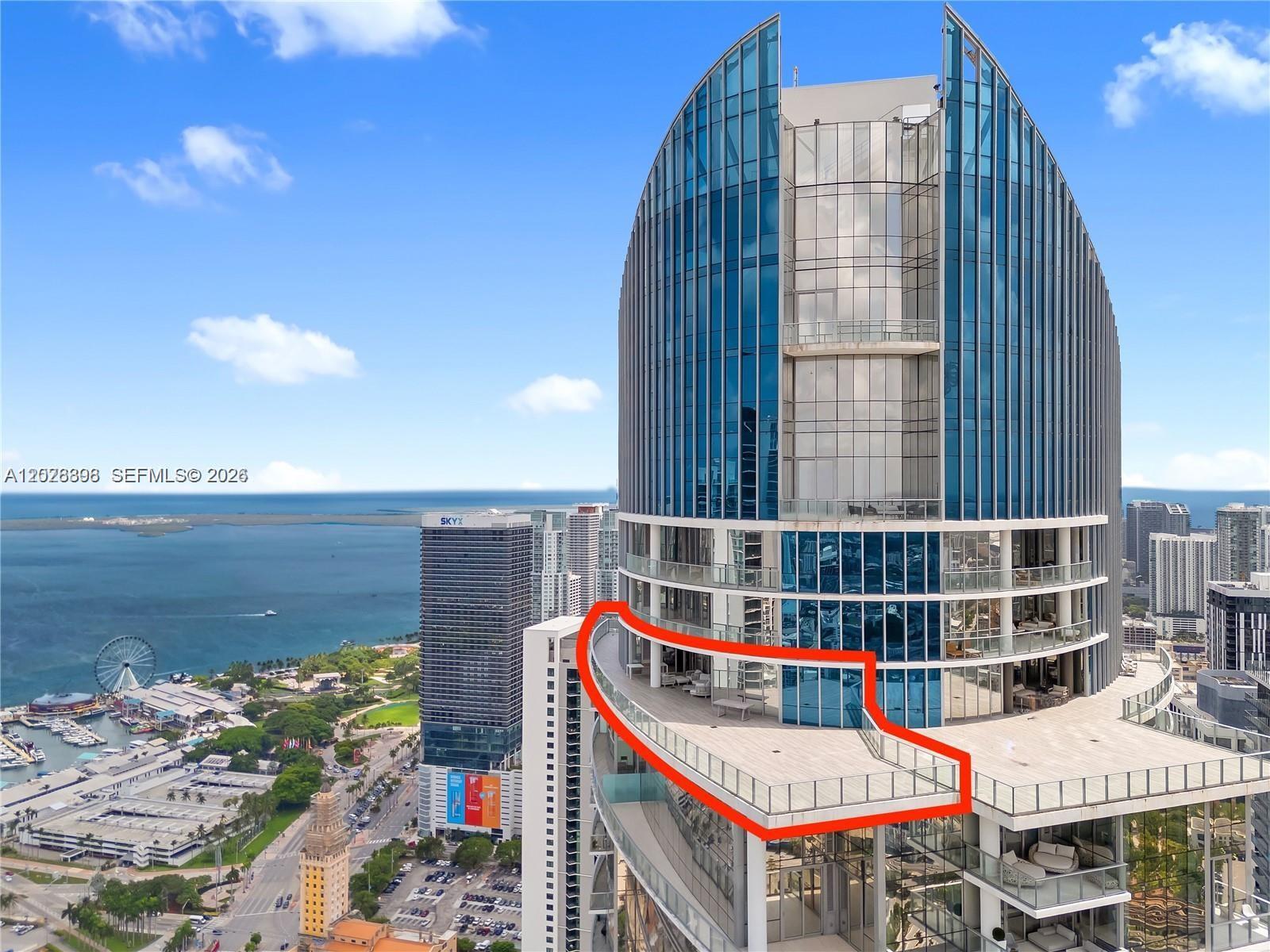 851 NE 1st Ave # 5201, Miami FL 33132 photo 2