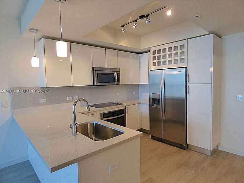 999 SW 1 AVE # 1907, Miami FL 33130