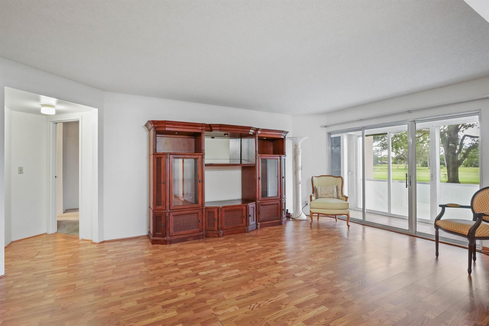 3951 Via Poinciana # 112, Lake Worth FL 33467 photo 2