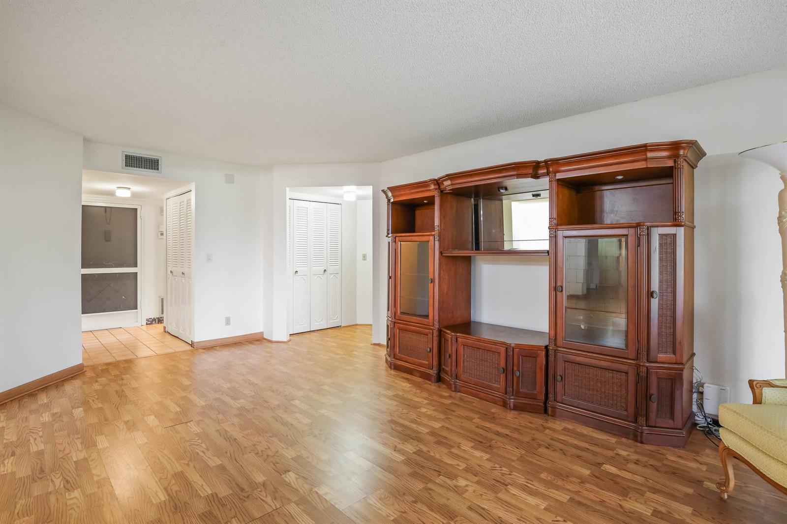 3951 Via Poinciana # 112, Lake Worth FL 33467 photo 3