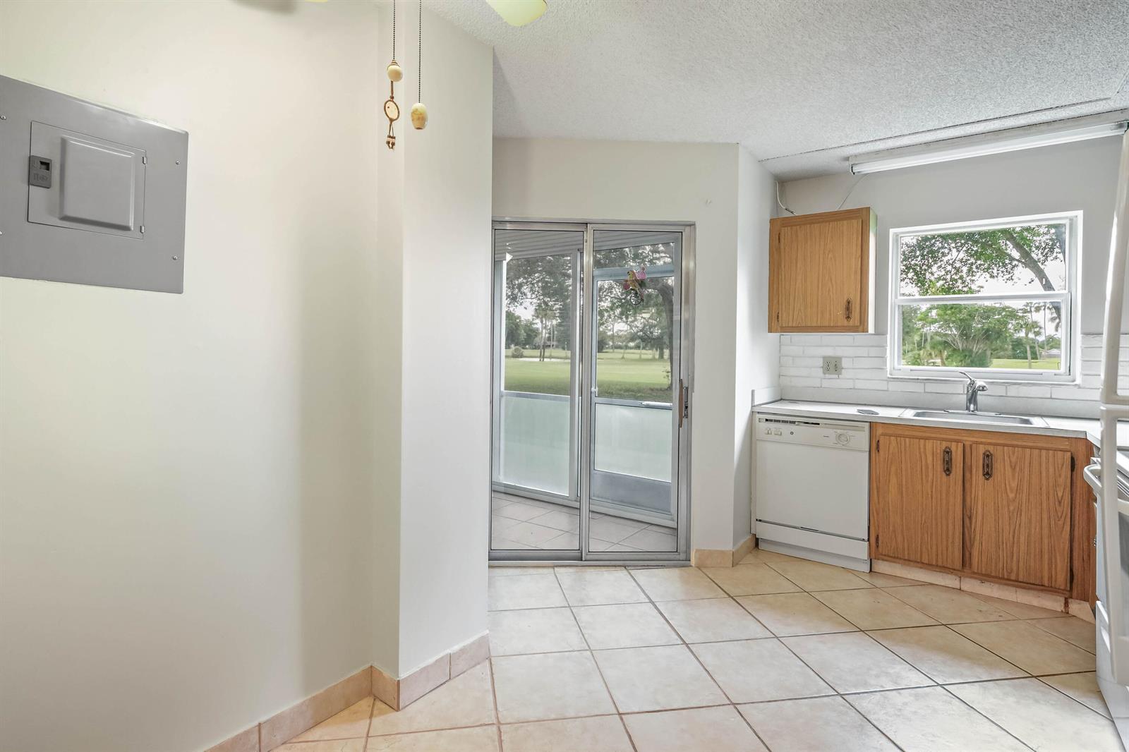 3951 Via Poinciana # 112, Lake Worth FL 33467 photo 5
